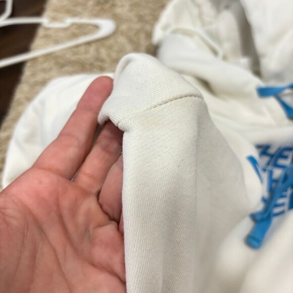 The North Face Women’s Half Dome Hoodie Sweatshirt - Picture 5 of 6